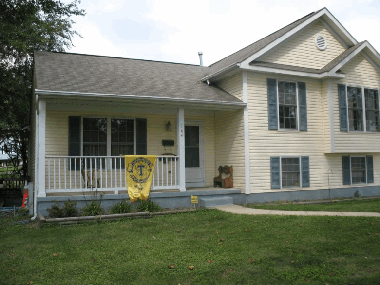 Yellow house, Summertime